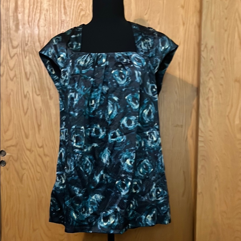 🎉SALE🎉$8 or 3 for $20🎉Ann Taylor Elegant Sleeveless Black/Blue-Green Women's